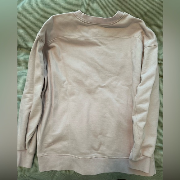 Lululemon Perfectly Oversized Crew in a Light Pink - Picture 3 of 6